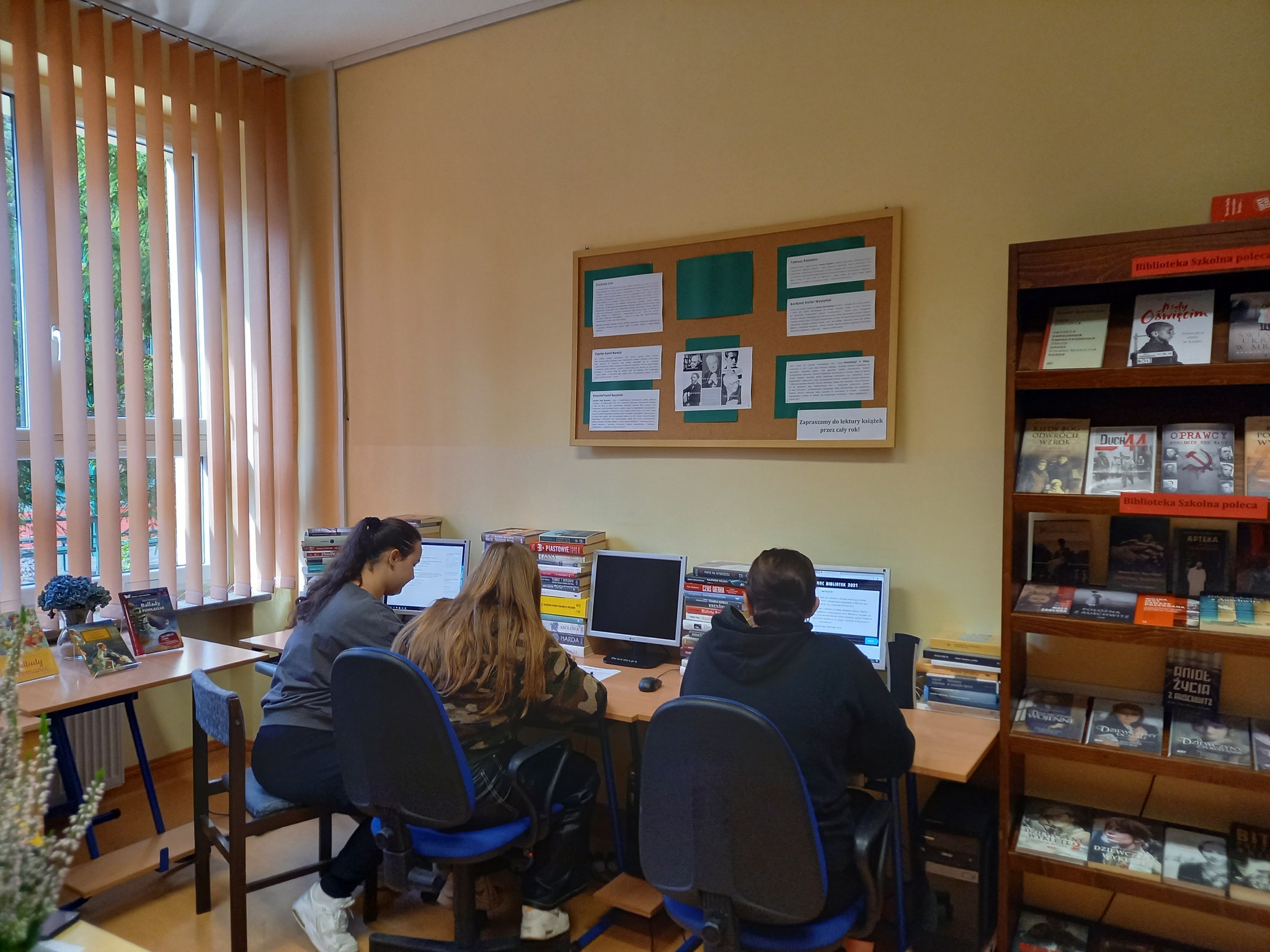 2022 10 05 noc bibliotek1a