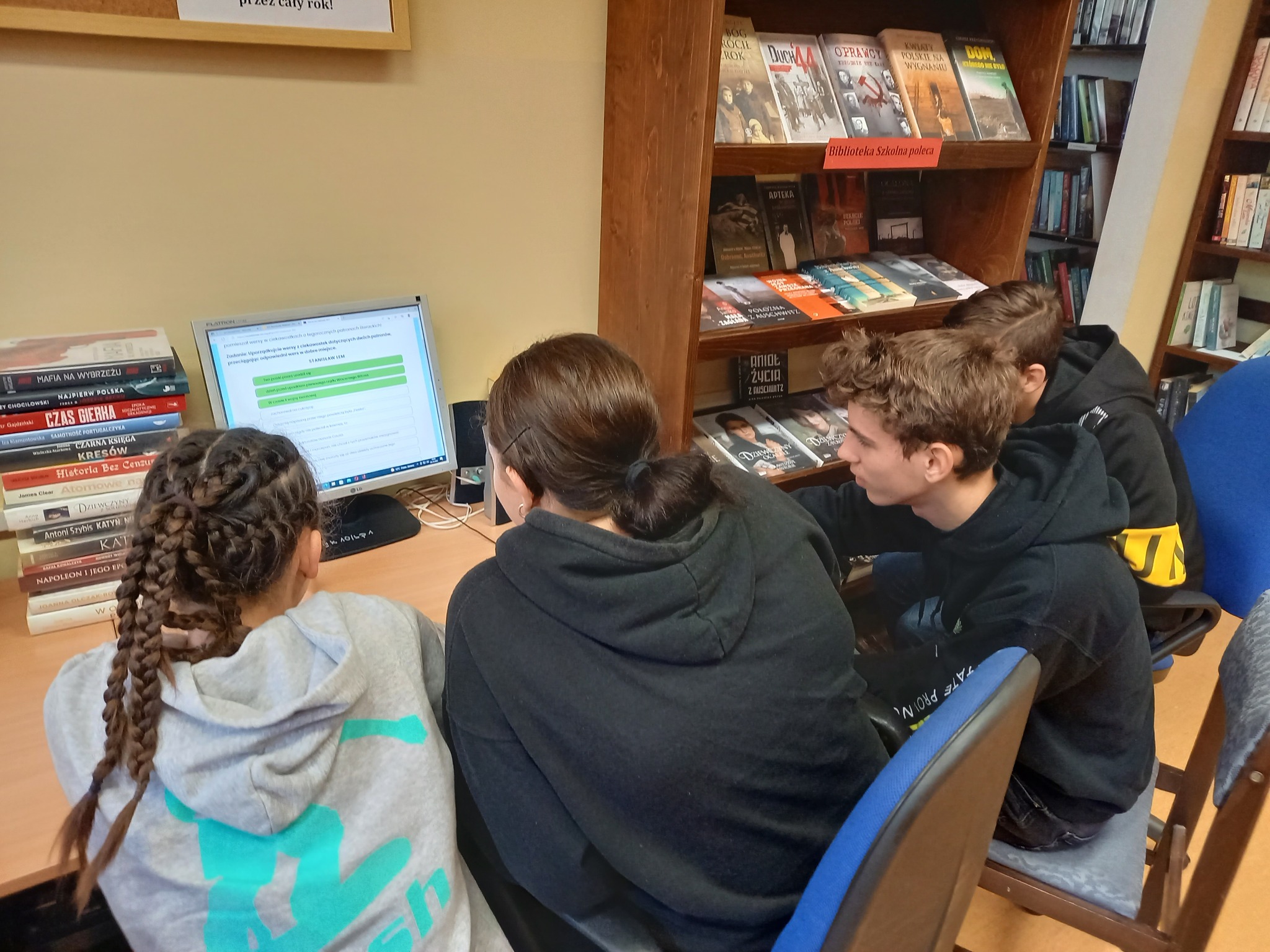 2022 10 05 noc bibliotek1b